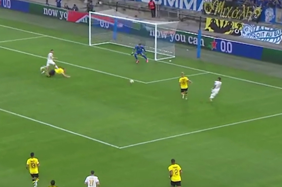 «Κατακραυγή» στη Γαλλία: «Υπάρχει φάουλ πάνω στον Βίντα στο 1-0 της Μαρσέιγ!» (video)