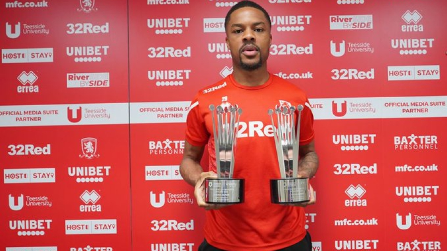 Τσούμπα Άκπομ: Βραβεύτηκε για δεύτερη φορά ως παίκτης του μήνα στην Championship!