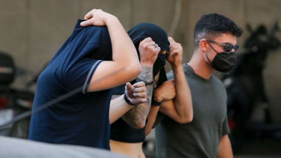 Συνελήφθη Κροάτης που επέβαινε σε λεωφορείο με οπαδούς του Παναθηναϊκού και κατευθυνόταν στην Αθήνα! (video)