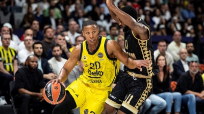 Αρμάνι Μιλάνου: Δικός της ο Ντέβον Χολ, κοιτάει και τον Πίτερς του Ολυμπιακού!