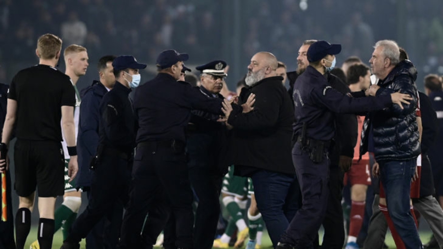 Super League : Τιμωρία με 6 μήνες απαγόρευση εισόδου στα γήπεδα σε Καραπαπά και 3,5 σε Βρέντζο!