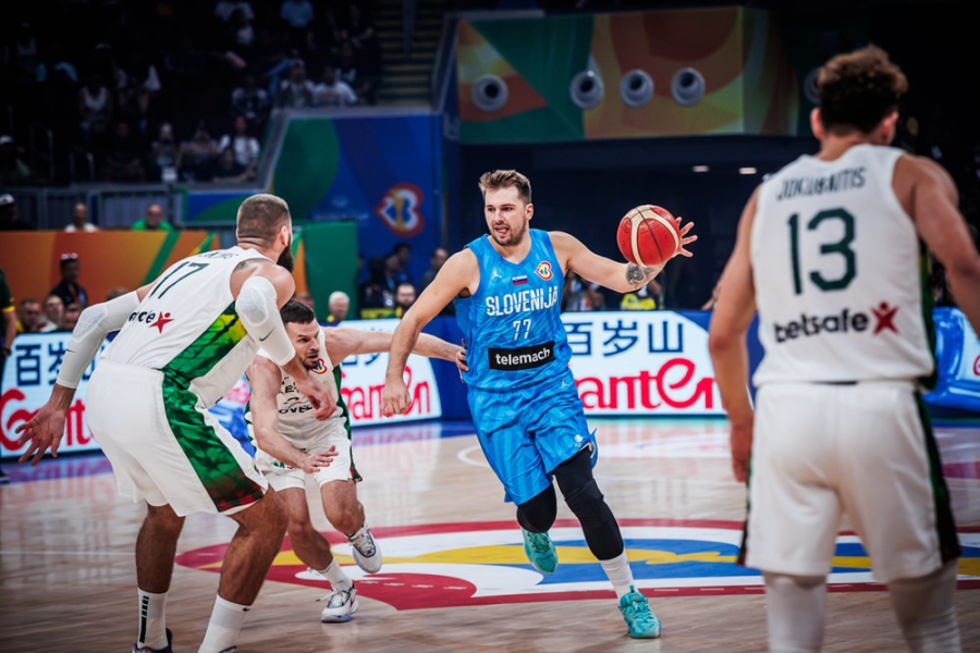 Ο Ντόντσιτς μαθαίνει στον Καρινιάουσκας να… χορεύει! (video)