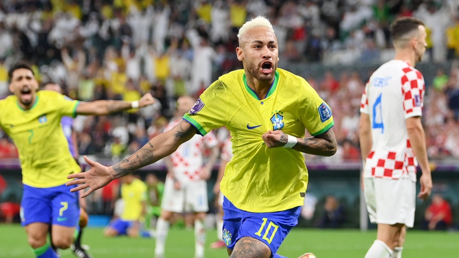 Πρώτος σκόρερ στην ιστορία της Βραζιλίας ο Νεϊμάρ, πλάι στον Πελέ! (video)