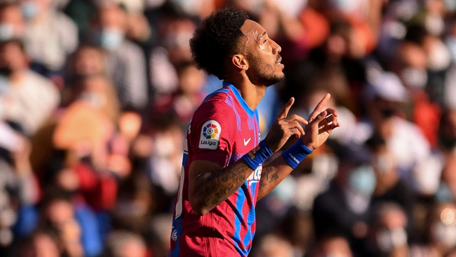 Βαλένθια – Μπαρτσελόνα 0-1: Παρθενικό γκολ για Ομπαμεγιάνγκ με τελείωμα… δυναμίτη! (video)