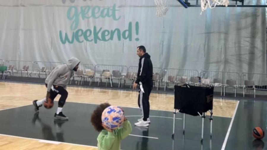 Θηρίο στο κλουβί: Πάτησε γήπεδο δίχως μπότα ο Λεσόρ!