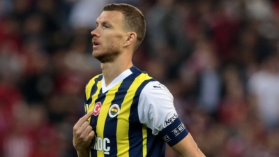 Αποθέωση για Τζέκο στην Τουρκία, που έδειξε τη σημαία στους φίλους του Ολυμπιακού!