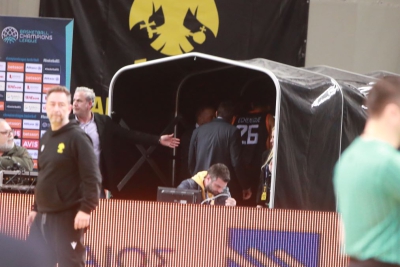 «Μπαρούτι» το ΑΕΚ – Προμηθέας: Οι Πατρινοί αποχώρησαν για τα αποδυτήρια! (video)