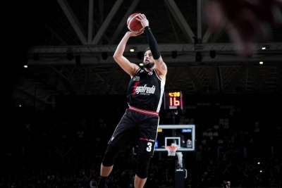 «Έδωσα την καρδιά μου - Αφήνω ένα όνειρο στη νέα γενιά!»: Ο Μάρκο Μπελινέλι αποσύρθηκε από τα παρκέ! (video)