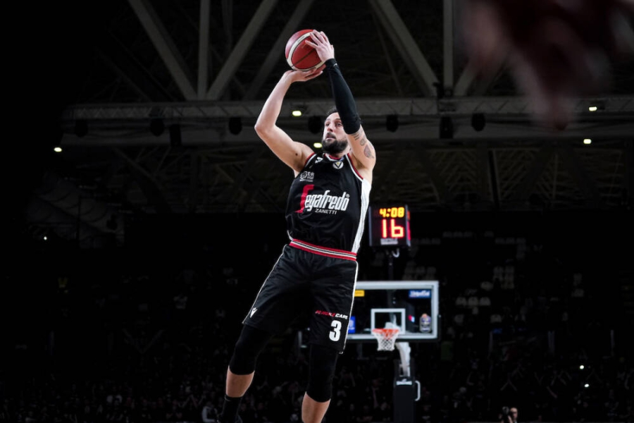 «Έδωσα την καρδιά μου - Αφήνω ένα όνειρο στη νέα γενιά!»: Ο Μάρκο Μπελινέλι αποσύρθηκε από τα παρκέ! (video)