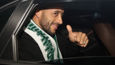 Τα «κλικ» από την άφιξη του Βίτορ Ούγκο στην Αθήνα!