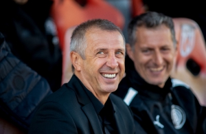 Νίκος Νιόπλιας: «Μιλάει» εντός και εκτός γηπέδου - Απογείωση του ΟΦΗ χάρη στη σύγχρονη και ρεαλιστική αντιμετώπιση των πραγμάτων του έμπειρου προπονητή