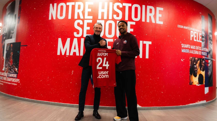 Άφησε τον Άγιαξ για την Λιλ ο Άκπομ