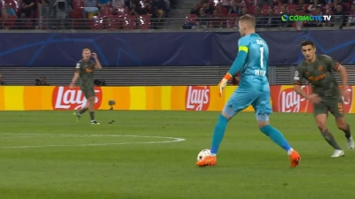 Λειψία – Σαχτάρ 0-1: Ολέθριο λάθος Γκουλάσι, σκοράρει ο Σβεντ! (video)