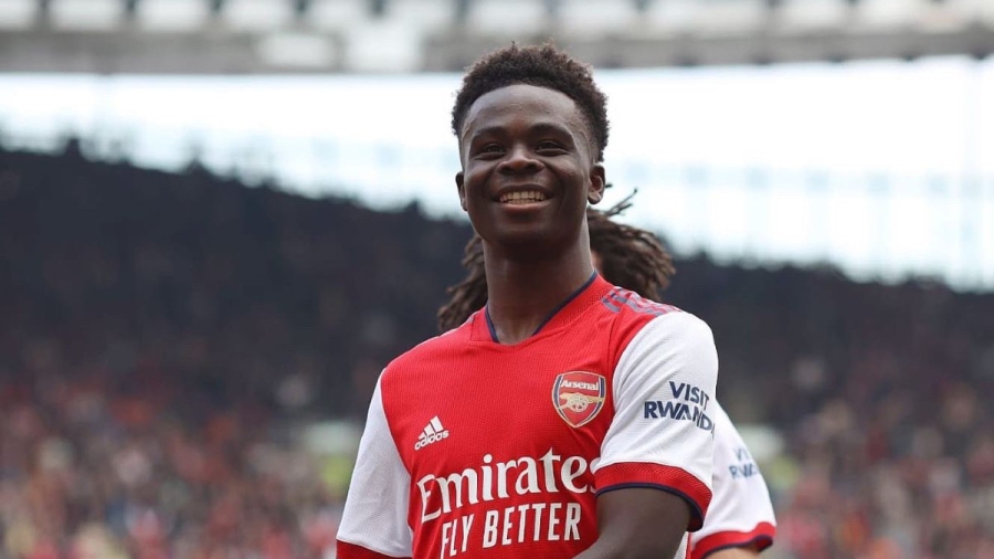 Μπουκάγιο Σάκα: «Το ντέρμπι του Βόρειου Λονδίνου δεν μπορείς να το συγκρίνεις με τίποτα»