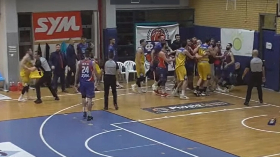 Elite League: Απίστευτο σκηνικό στο ΦΕΑ - Ψυχικό, σύρραξη στο παρκέ και... 11 αποβολές για ένα ριμπάουντ! (video)