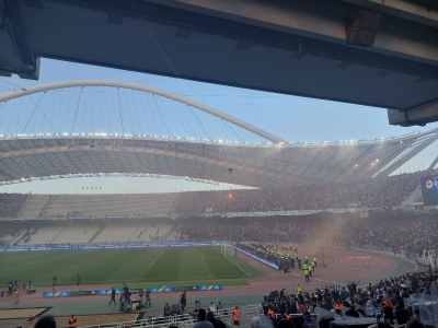 Παναθηναϊκός – ΠΑΟΚ: Καθυστέρηση στη σέντρα λόγω χημικών (video)