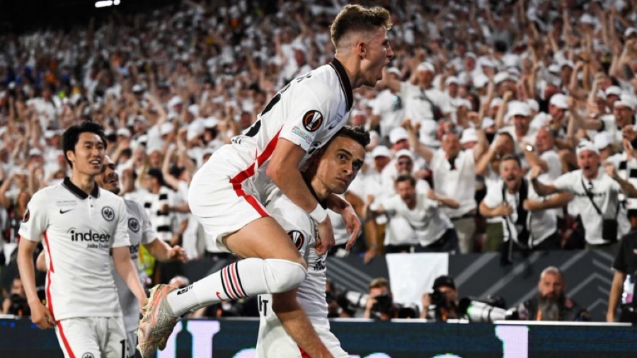 Άιντραχτ Φρανκφούρτης - Ρέιντζερς 1-1 (πεν. 5-4): Μέγας Μπορέ, μυθικός Τραπ και οι «αετοί» στον έβδομο... ουρανό, μετά από 42 χρόνια! (video)