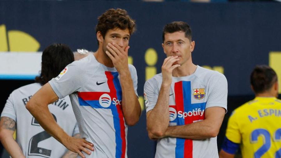 Μπαρτσελόνα – Βιγιαρεάλ: Με Κουντέ-Μάρκος Αλόνσο στην άμυνα απέναντι στη Βιγιαρεάλ