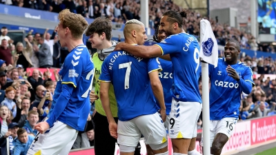 Έβερτον – Μπρέντφορντ 2-1: Ισοφάρισε ο… Κόουλμαν και «ροντέο» στο Γκούντισον Παρκ! (video)