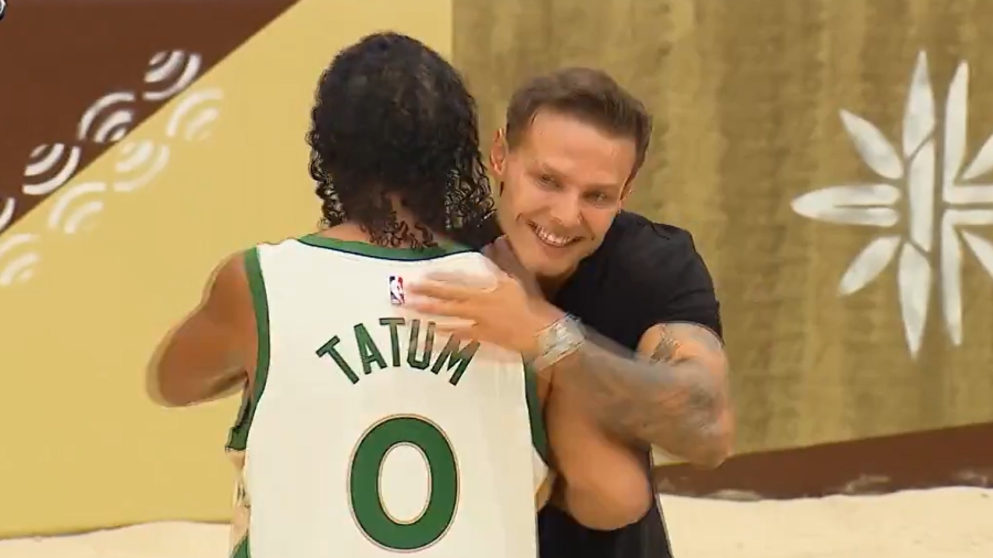 Κι όμως ο Ροναλντίνιο είναι θαυμαστής του Τέιτουμ! (video)