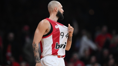 Φουρνιέ: «Περνάμε μια δύσκολη φάση, θα χρειαστούμε την αγάπη σας περισσότερο από ποτέ» (pic)