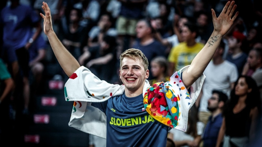 Λούκα Ντόντσιτς: Το παιδί-θαύμα που μπήκε στις καρδιές μας πριν καν ενηλικιωθεί! (video)