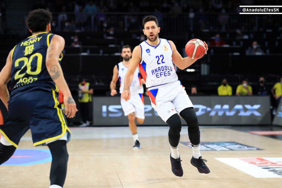 Στην Εφές το τουρκικό ντέρμπι, υπέταξε με 91-71 τη Φενέρμπαχτσε