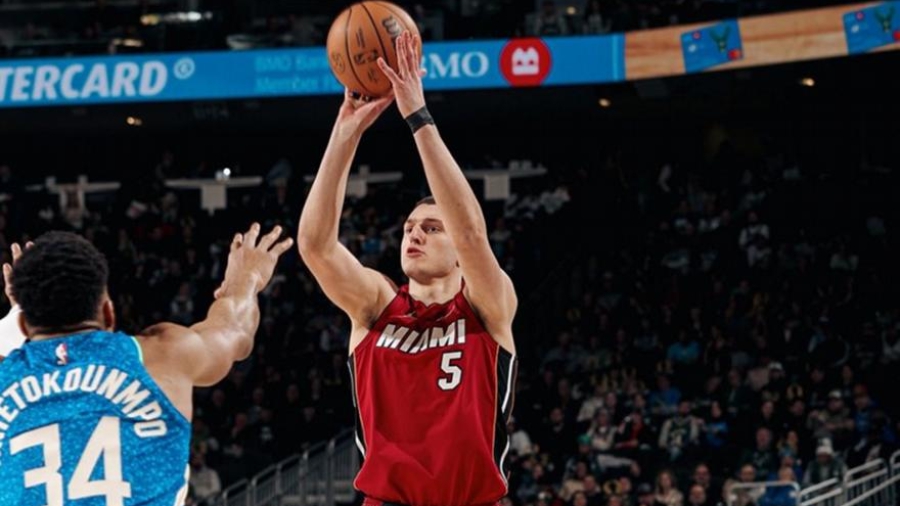 Παρένθεση το 2/2; Συντριβή για τους Μπακς παρά το double-double του Αντετοκούνμπο! (video)