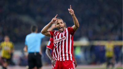ΑΕΚ – Ολυμπιακός 1-2: Εκπληκτική προσποίηση Ελ Αραμπί και ξανά το προβάδισμα στους «ερυθρόλευκους»! (video)