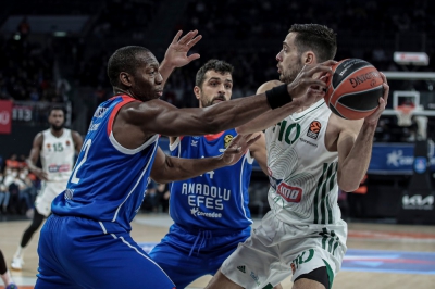Euroleague: Η Εφές σουτάρει με το φτωχό 20.25% στα τρίποντα το 2022!