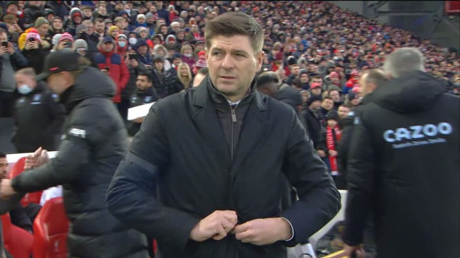 Λίβερπουλ - Άστον Βίλα: Αποθεώθηκε ο Στίβεν Τζέραρντ κατά την είσοδό του στο «Άνφιλντ» ως... αντίπαλος! (video)