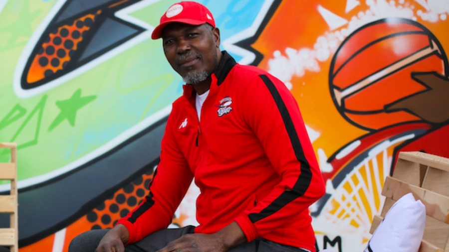 Ο Χακίμ Ολάζουον επενδύει σε ομάδα β' κατηγορίας της Αγγλίας!