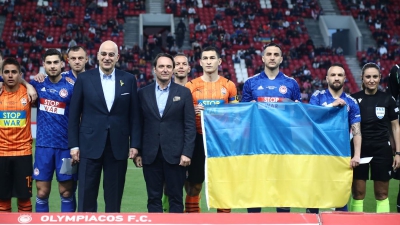 Ολυμπιακός - Σαχτάρ: Ηχηρό μήνυμα από τις δύο ομάδες κατά του πολέμου (video)