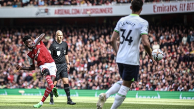 Άρσεναλ – Τότεναμ 1-1: Προβάδισμα με «γκολάρα» από τον Πάρτεϊ – Ισοφάρισε με πέναλτι ο Κέιν! (video)