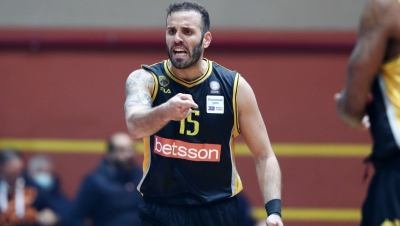 Νίκος Παππάς: Κορνίζαρε τη φανέλα του αδικοχαμένου Γέλοβατς (pic)