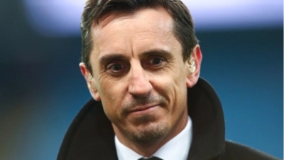 Νέβιλ: «Πριν από τα τρόπαια, ο Τεν Χαγκ πρέπει να επαναφέρει την τιμή της Γιουνάιτεντ»!