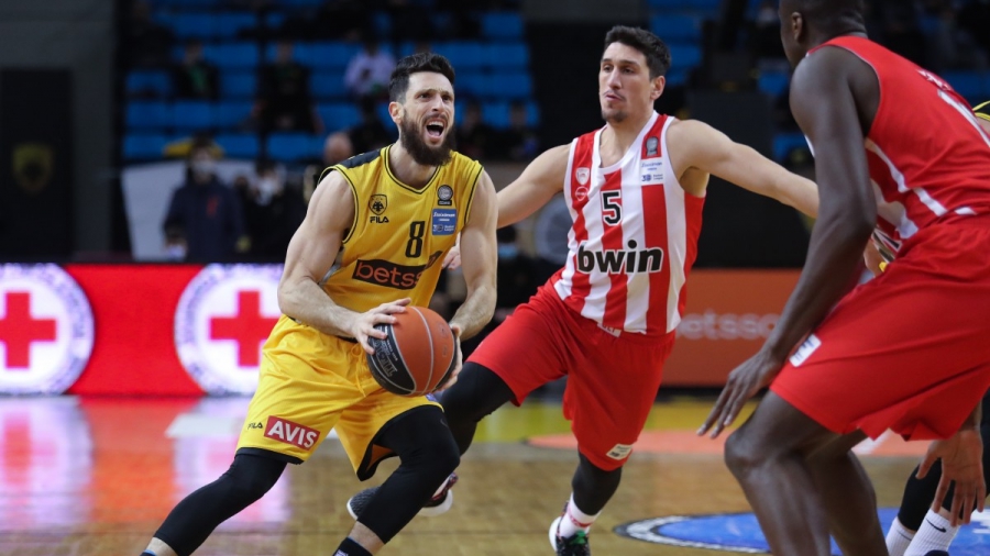 ΑΕΚ για Λαρεντζάκη: «Λυπούμαστε, που ο συγκεκριμένος αθλητής, έπεσε τόσο χαμηλά»