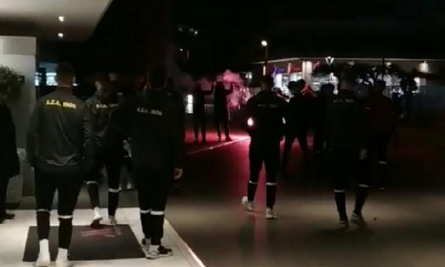 Αναγέννηση Καρδίτσας: Οπαδοί της «ντόπαραν» τους ποδοσφαιριστές στην Αθήνα! (video)