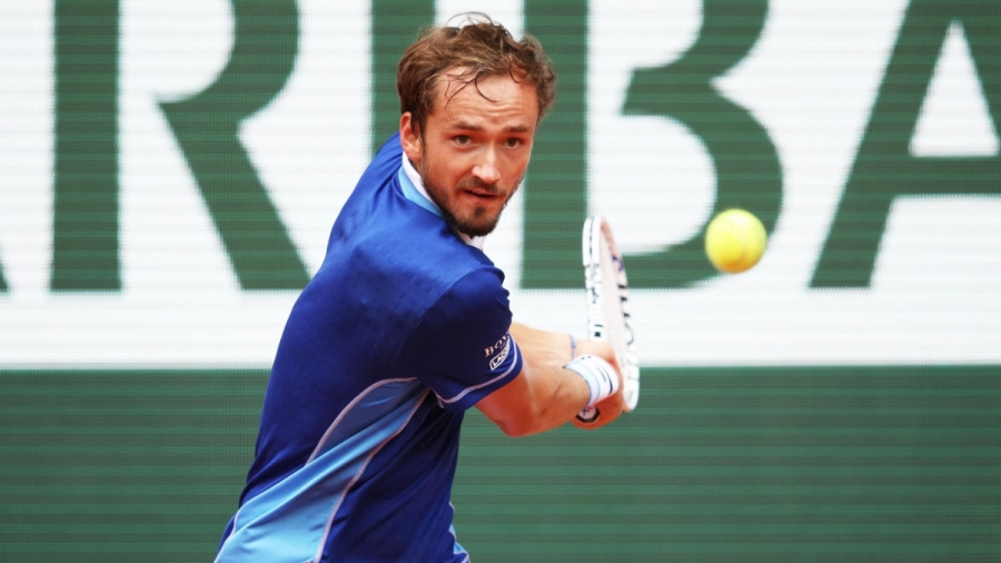 Roland Garros: Συνεχίζουν στον τέταρτο γύρο Μεντβέντεφ, Ρούμπλεφ και Σίνερ