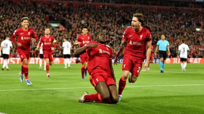 «Να μου προσέχεις τον Τσιμίκα»: Παίκτης της Λίβερπουλ δεν ξεχνά τον πρώην συμπαίκτη του! (video)