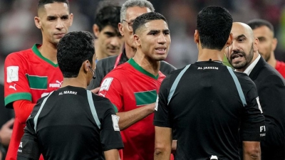 Έξαλλος με τον Ινφαντίνο ο Χακίμι: «Τι ακριβώς θέλεις;»