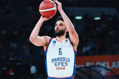 Ελάιζα Μπράιαντ για Αταμάν: «Έχει μία αύρα και σε αφήνει να παίξεις το παιχνίδι σου αλλά πρέπει να αναλάβεις πολλές ευθύνες!»