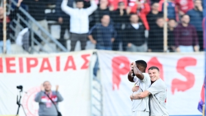 Βόλος - Ολυμπιακός 0-4: Πάρτι στην κερκίδα, πάρτι και στο γήπεδο! (video)