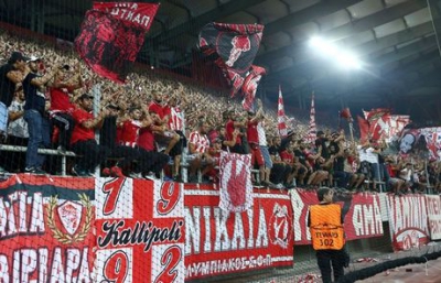 «Τρέλα» στον Ολυμπιακό: Το 90% των κατόχων διαρκείας έχει κάνει αίτηση για τον τελικό του Conference League, μέσα στην εβδομάδα οι «τυχεροί»!