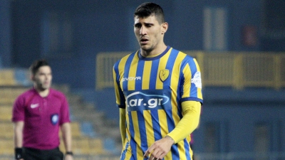 Ανανέωση για Καρέλη, που συνεχίζει στον Παναιτωλικό