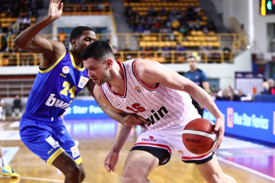 Το… αρχηγικό ξέσπασμα του Παπανικολάου και η «έκρηξη» του Σπανούλη! (video)