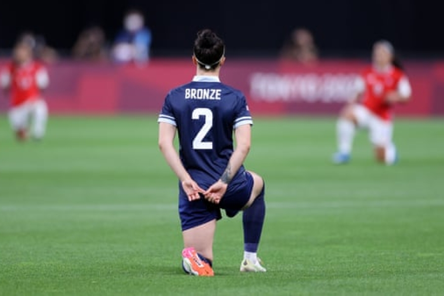 Ολυμπιακοί Αγώνες: «Μπλόκο» της ΔΟΕ και των διοργανωτών σε φωτογραφίες αθλητών που γονατίζουν στα social media