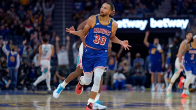 NBA, Top - 10: Η... τριποντάρα του Κάρι από το κέντρο στην κορυφή (video)