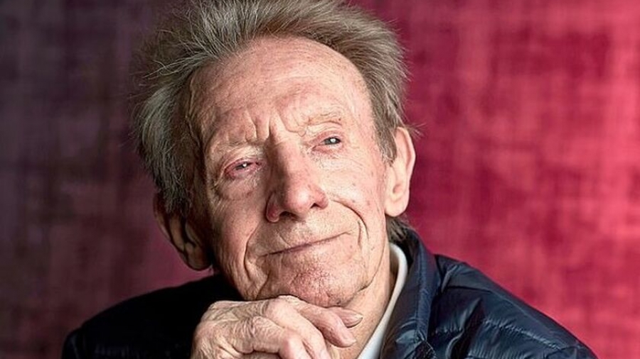 Μάντσεστερ Γιουνάιτεντ - Σίτι για Ντένις Λόου: «Είμαστε όλοι μαζί σου»