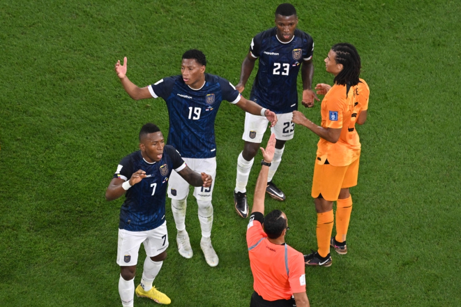 Ολλανδία - Εκουαδόρ 1-0: Άκυρo το γκολ του Εστουπινιάν! (video)